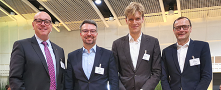 2 Vertreter der SIGNAL IDUNA und 2 Vertreter der Bridge ITS GmbH